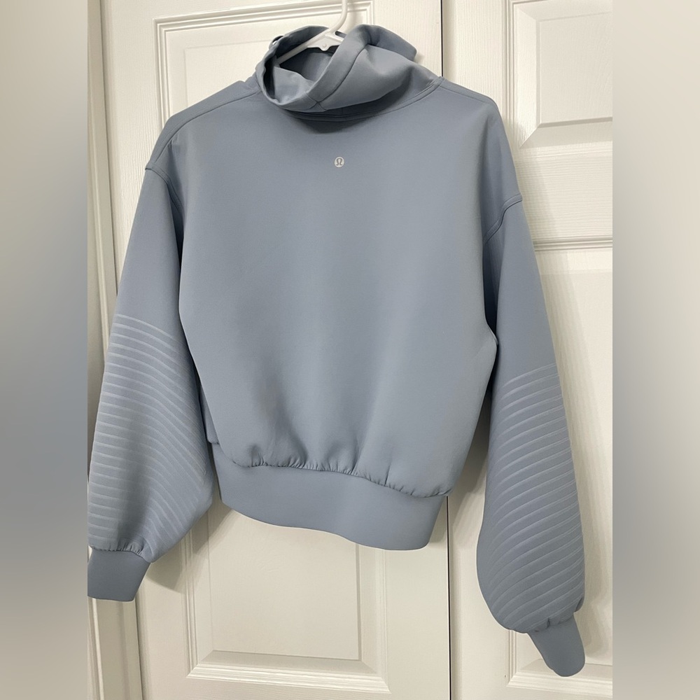 Lululemon turtleneck